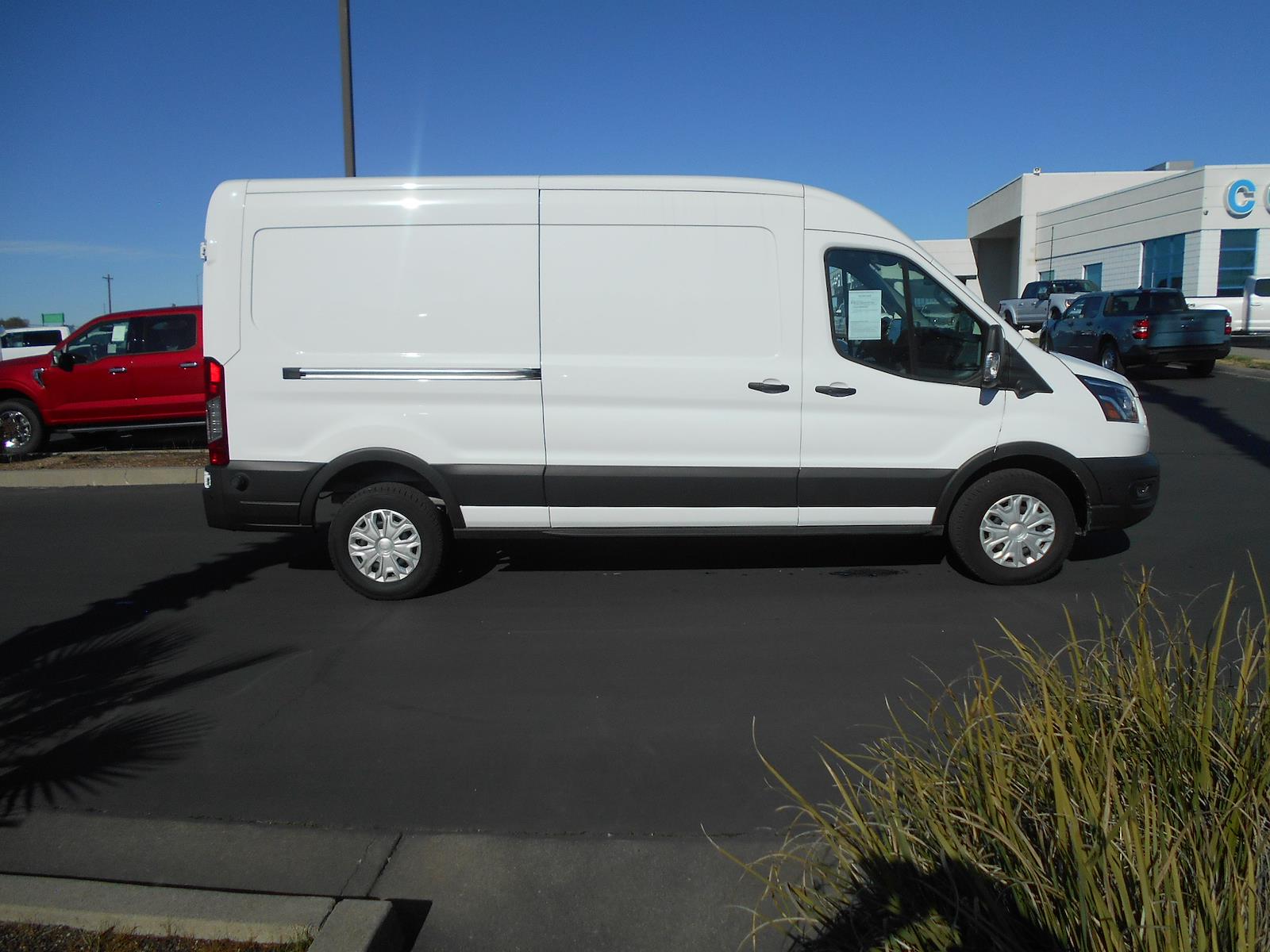 Used 2022 Ford E-Transit 350 - photo 9