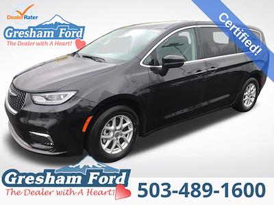 Used 2023 Chrysler Pacifica - photo 1