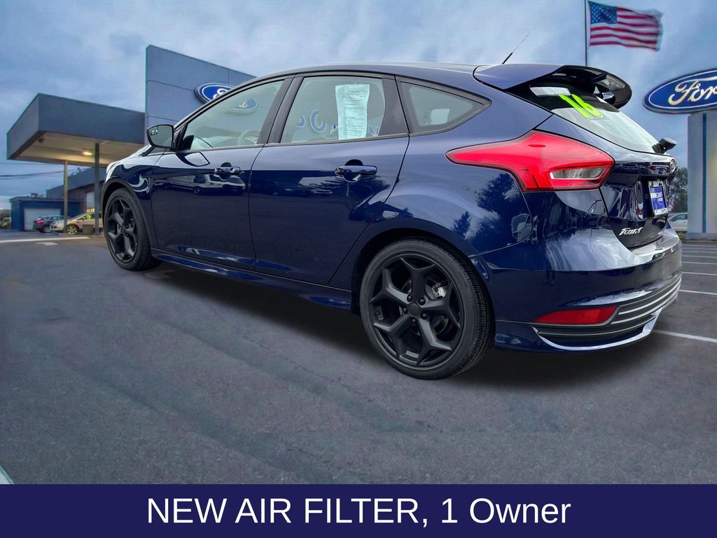 Used 2016 Ford Focus - photo 2