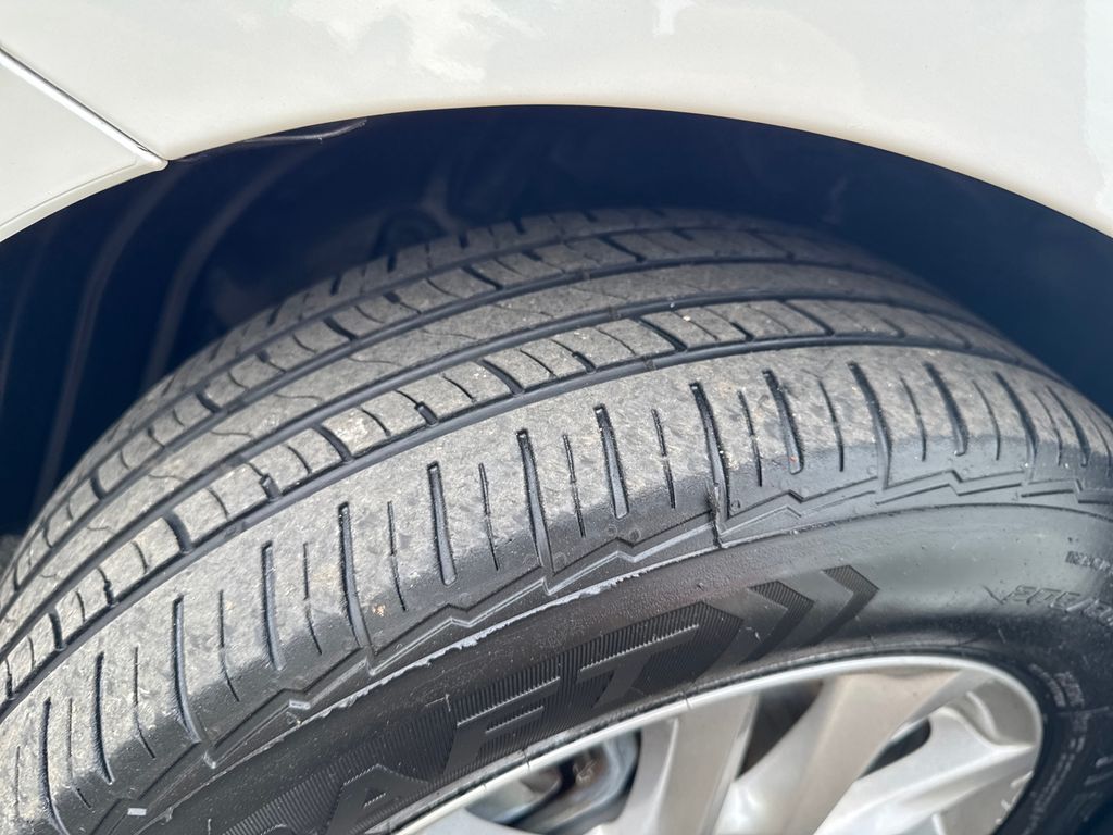 Used 2016 Mazda3 - photo 27
