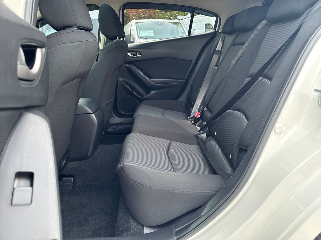 Used 2016 Mazda3 - photo 30