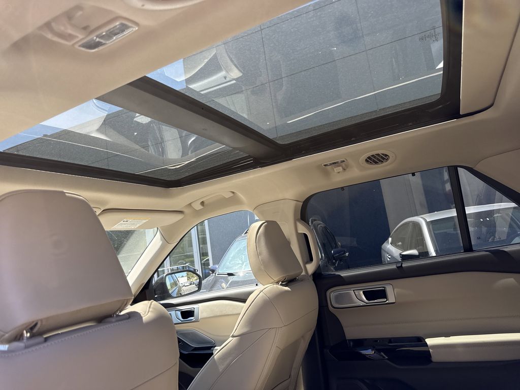 Used 2023 Ford Explorer - photo 18