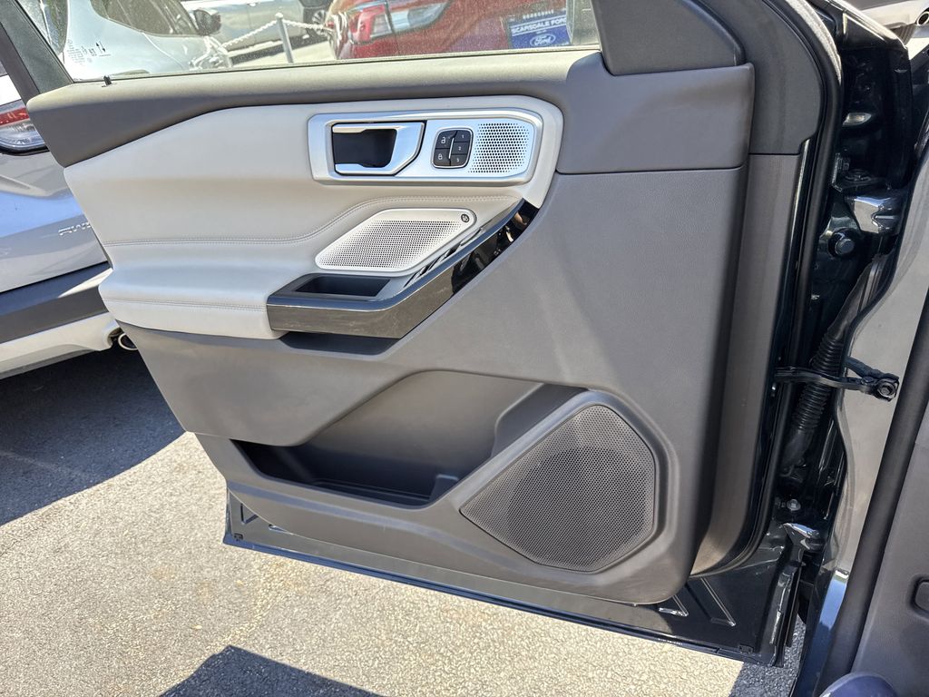 Used 2023 Ford Explorer - photo 28