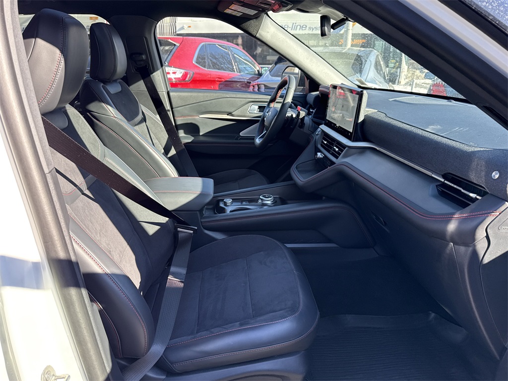 Used 2026 Ford Explorer - photo 32