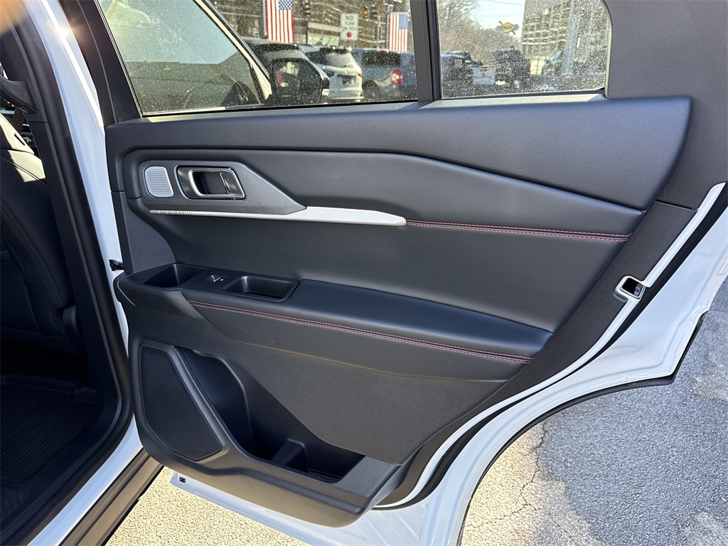 Used 2026 Ford Explorer - photo 36