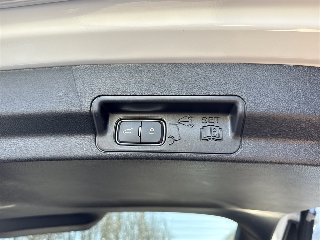 Used 2026 Ford Explorer - photo 38