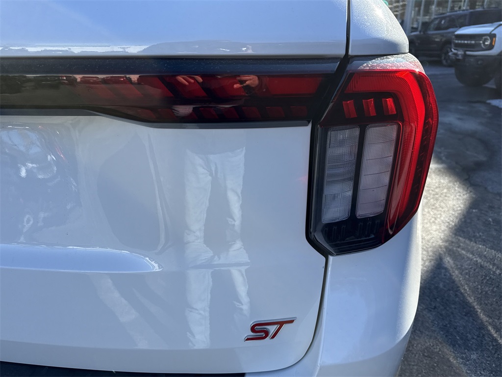Used 2026 Ford Explorer - photo 39
