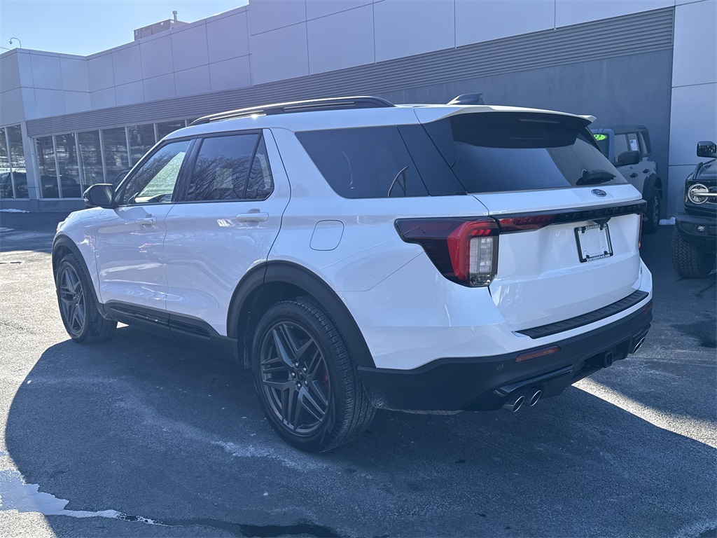 Used 2026 Ford Explorer - photo 8