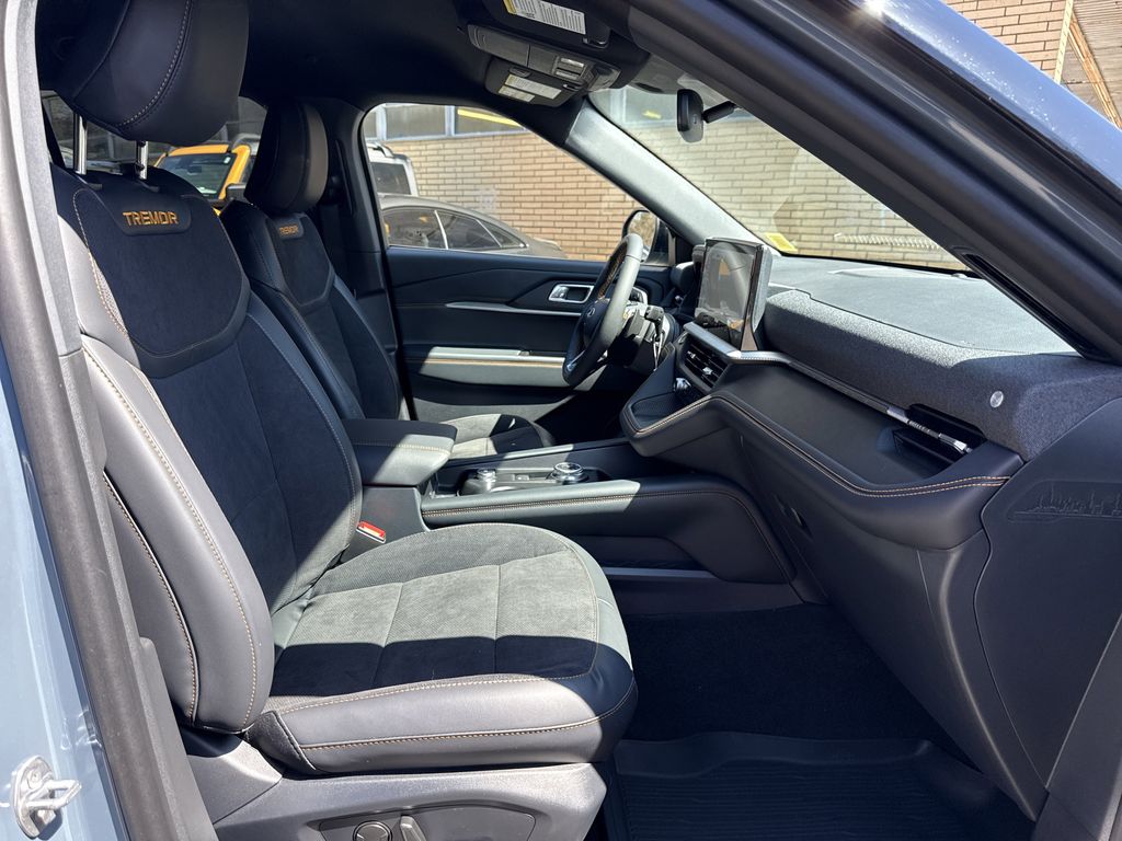 Used 2026 Ford Explorer - photo 30