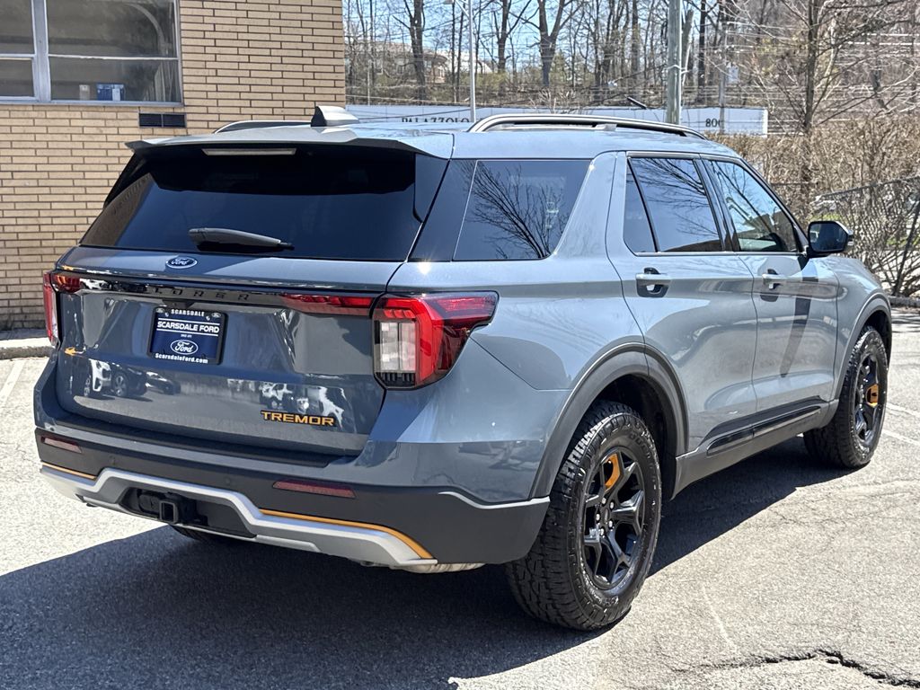 Used 2026 Ford Explorer - photo 5