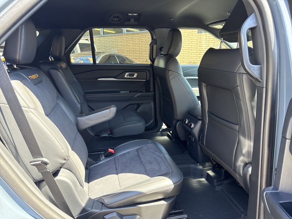 Used 2026 Ford Explorer - photo 32