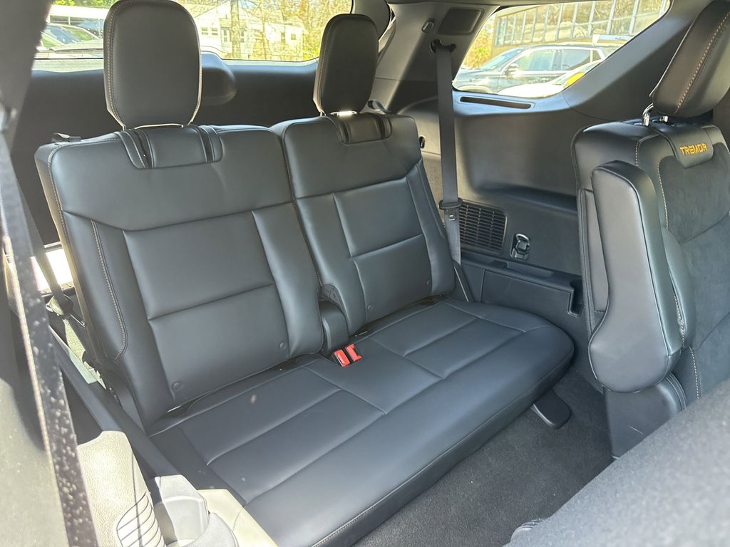 Used 2026 Ford Explorer - photo 33