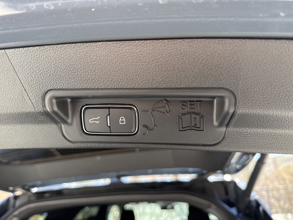 Used 2026 Ford Explorer - photo 36