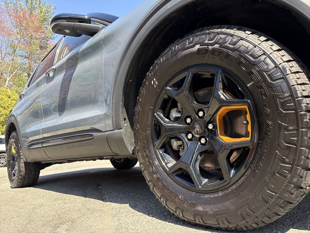 Used 2026 Ford Explorer - photo 10