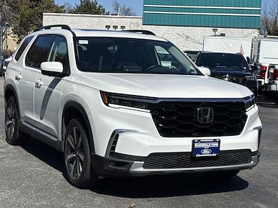 Used 2025 Honda Pilot - photo 1