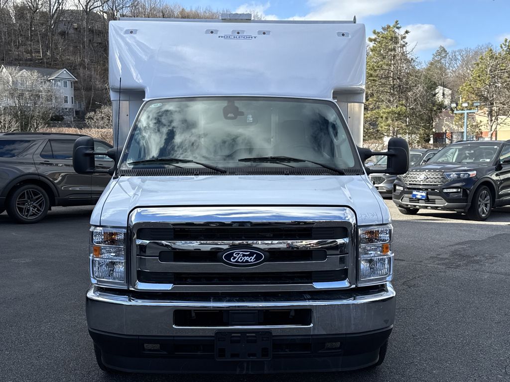 New 2026 Ford E-350 - photo 5
