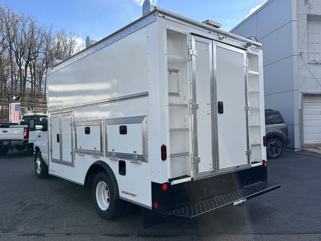 New 2026 Ford E-350 - photo 7
