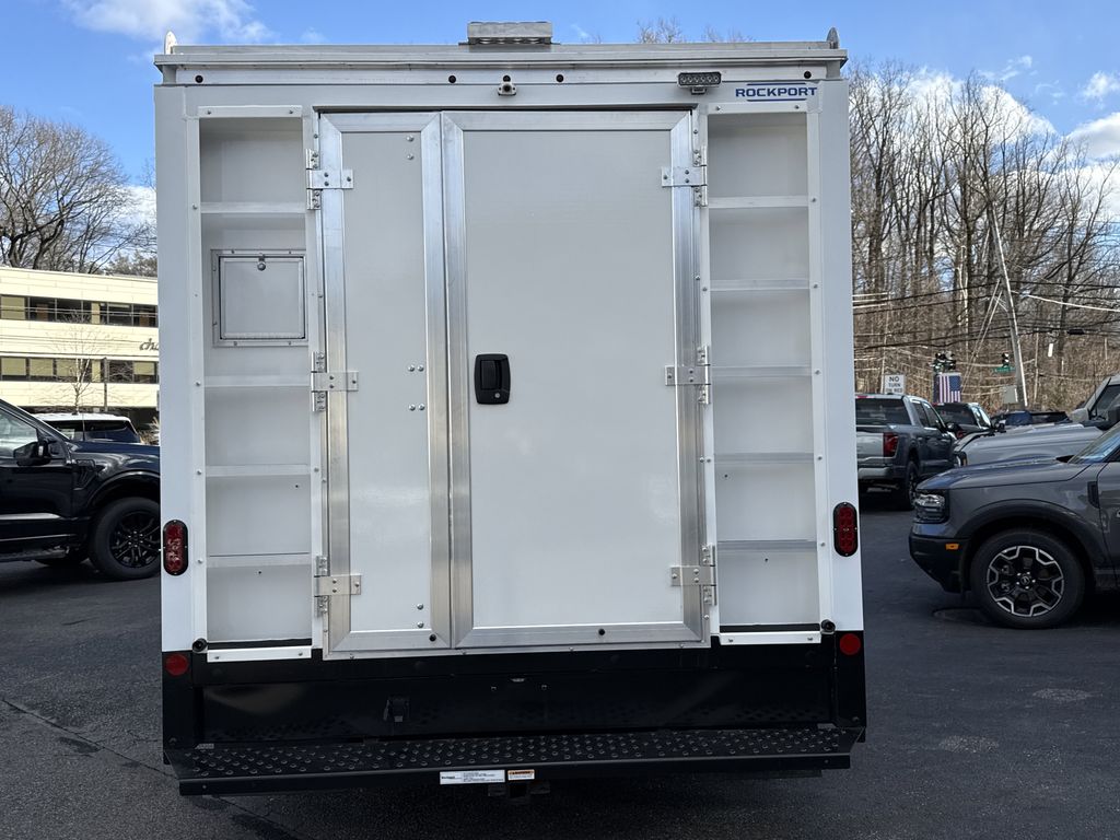 New 2026 Ford E-350 - photo 8