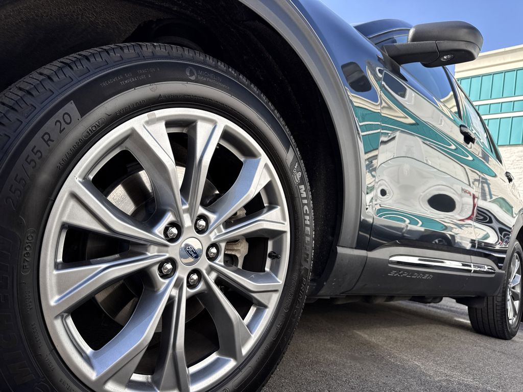 Used 2023 Ford Explorer - photo 8