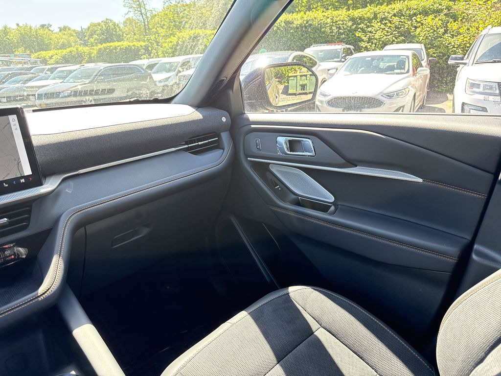 New 2026 Ford Explorer - photo 18