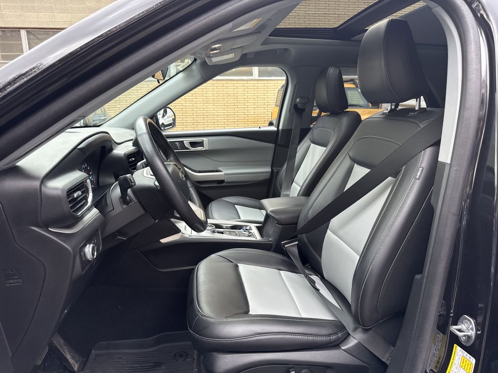 Used 2023 Ford Explorer - photo 9