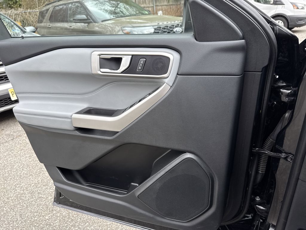 Used 2023 Ford Explorer - photo 17