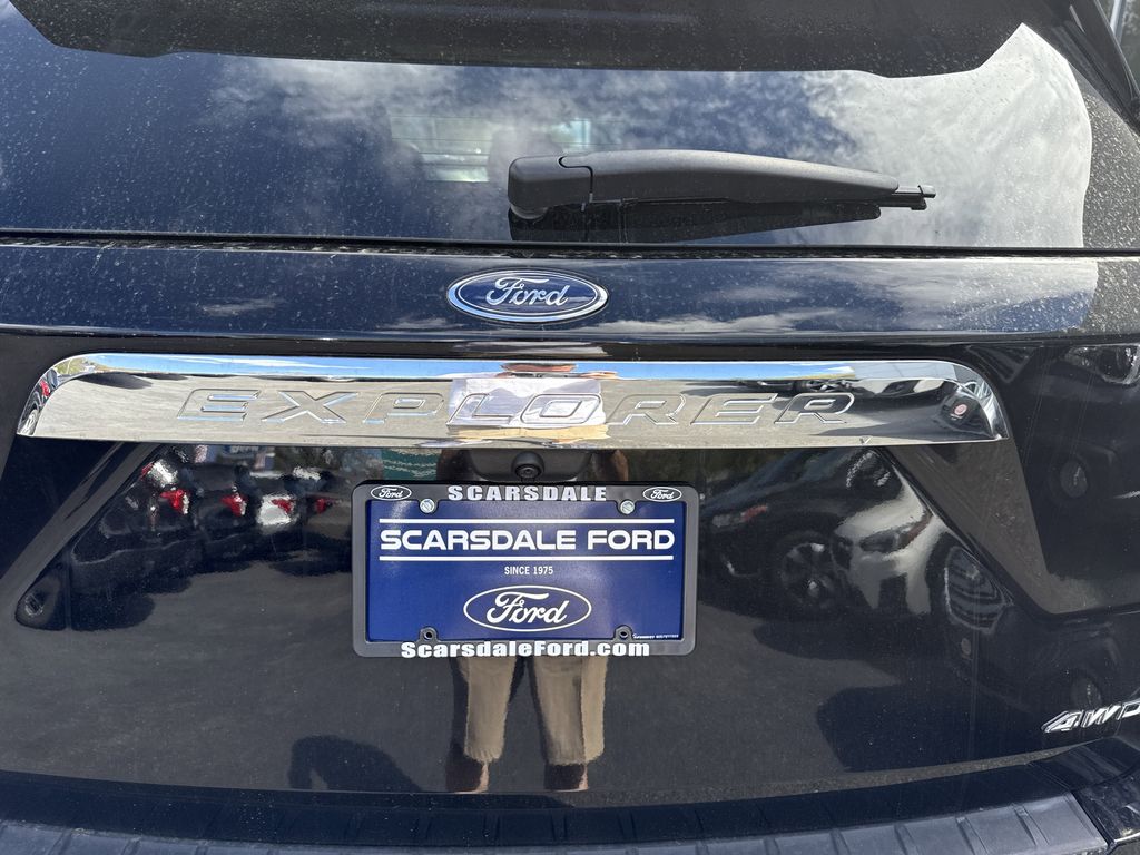 Used 2023 Ford Explorer - photo 6