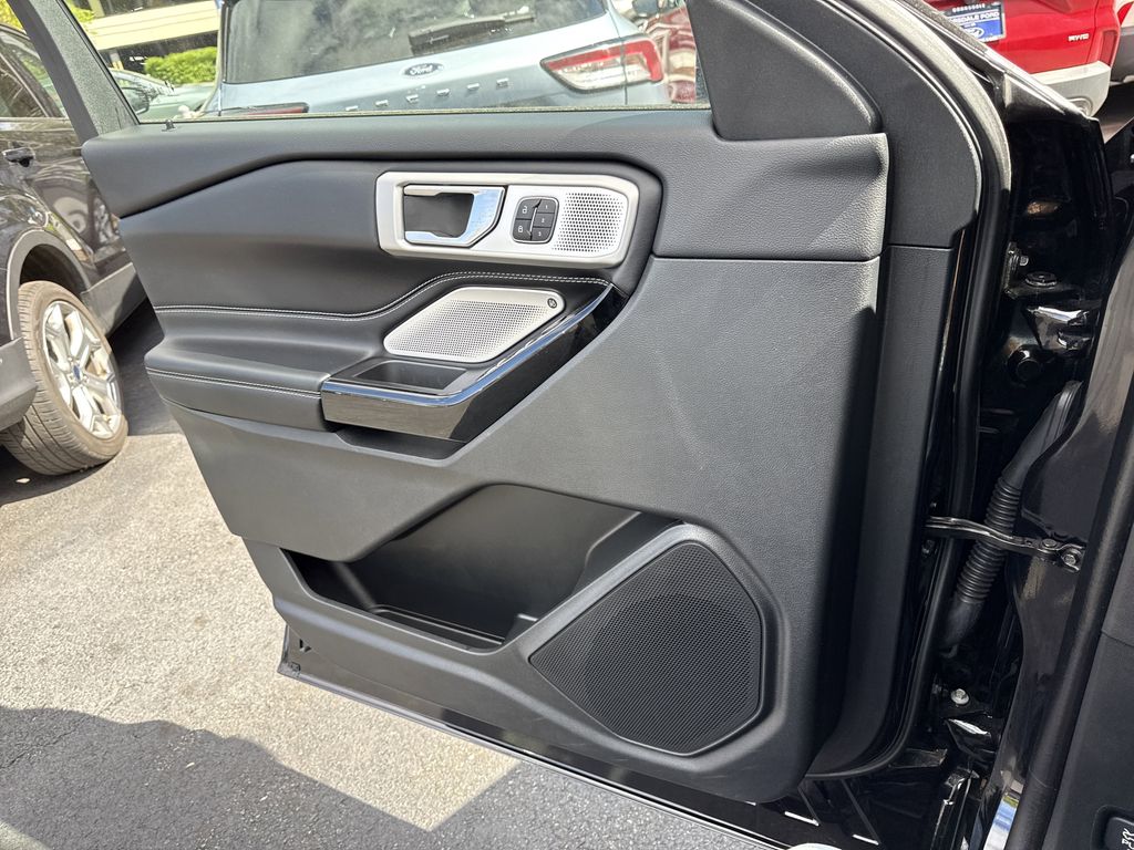 Used 2023 Ford Explorer - photo 30