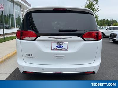 2018 Chrysler Pacifica FWD Minivan for sale #L50561A - photo 2