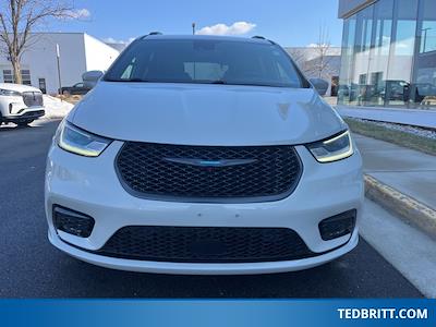 Used 2021 Chrysler Pacifica - photo 1