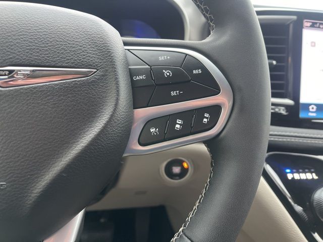 Used 2023 Chrysler Pacifica - photo 29