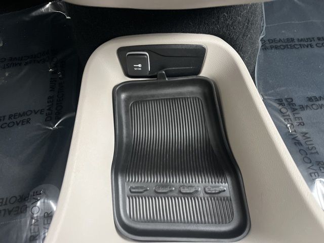 Used 2023 Chrysler Pacifica - photo 35