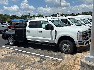 New 2025 Ford F-350 XL Crew Cab 4x4 Flatbed Truck for sale #SEC01057 - photo 1