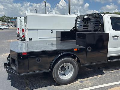 New 2025 Ford F-350 XL Crew Cab 4x4 Flatbed Truck for sale #SEC01057 - photo 2