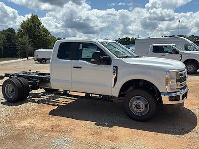 2025 Ford F-350 Super Cab DRW 4x4 Cab Chassis for sale #SED80108 - photo 1