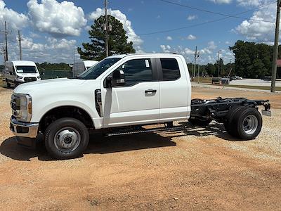 2025 Ford F-350 Super Cab DRW 4x4 Cab Chassis for sale #SED80108 - photo 2