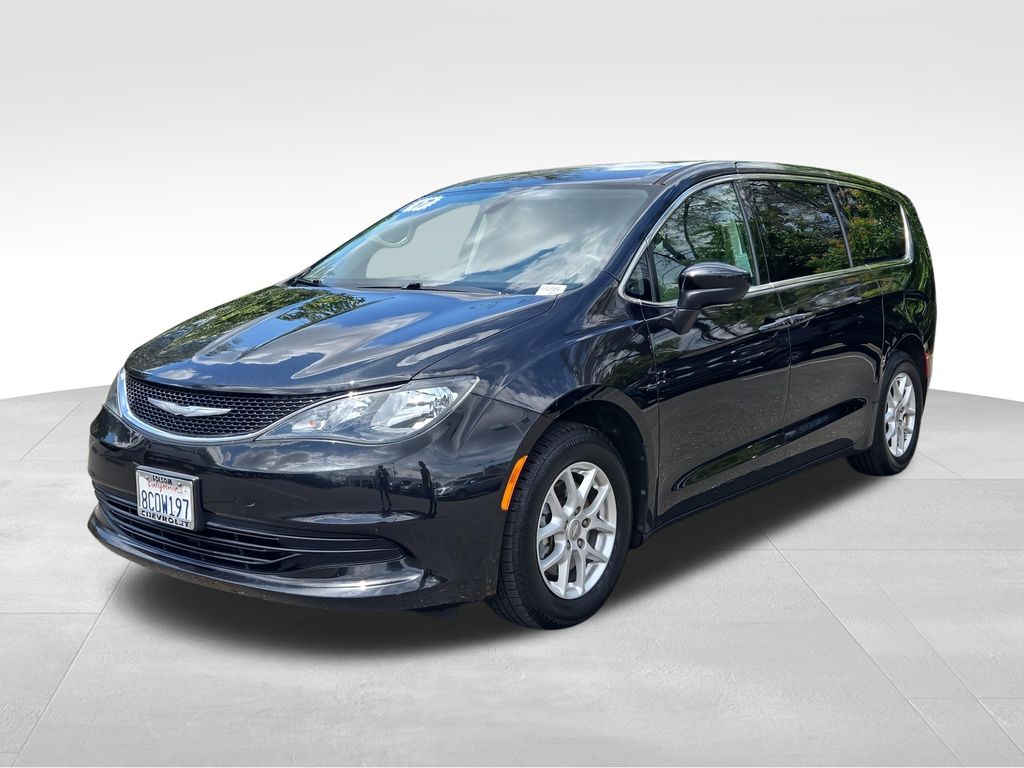 Used 2017 Chrysler Pacifica - photo 1