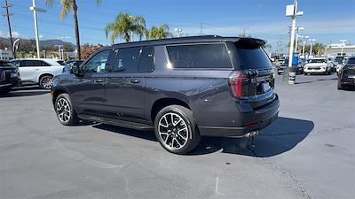 Used 2025 Chevrolet Suburban - photo 1