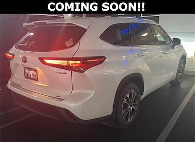 Used 2021 Toyota Highlander XLE for sale #T251331A - photo 1