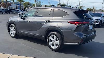 Used 2021 Toyota Highlander - photo 1