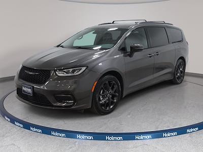 Used 2023 Chrysler Pacifica - photo 1