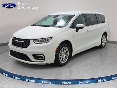 Used 2023 Chrysler Pacifica - photo 1