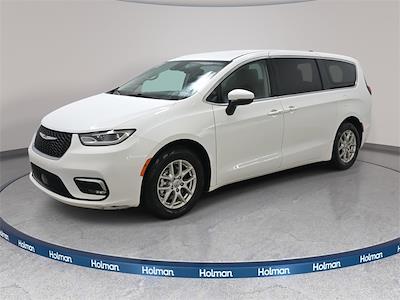 Used 2023 Chrysler Pacifica - photo 1