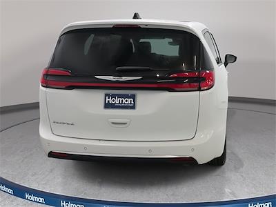 Used 2023 Chrysler Pacifica - photo 1