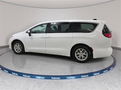 Used 2023 Chrysler Pacifica - photo 1