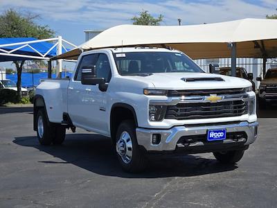 New 2025 Chevrolet Silverado 3500 LT Crew Cab 4WD Pickup for sale #152888 - photo 2