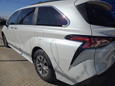 Used 2022 Toyota Sienna - photo 1