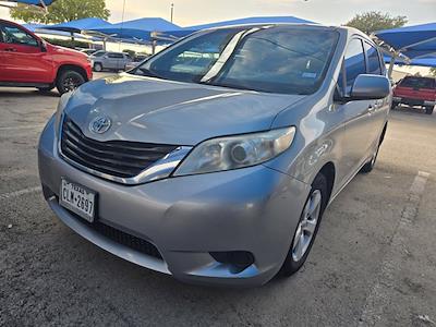 2012 Toyota Sienna FWD Minivan for sale #251394A1 - photo 2