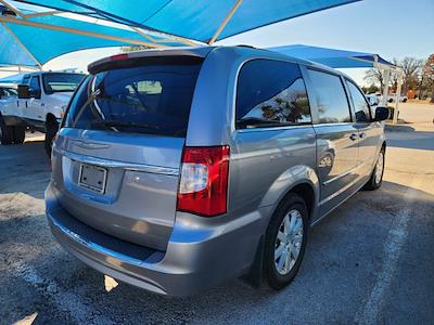 Used 2016 Chrysler Town and Country - photo 1