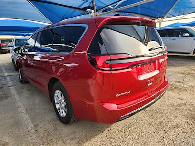 Used 2025 Chrysler Pacifica - photo 1